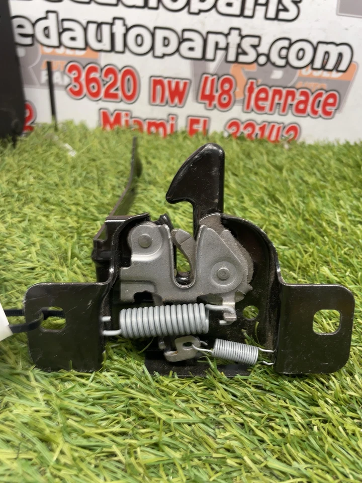 ✅ 2023 DODGE CHALLENGER HOOD LATCH PN:04816182AB OEM - Imagem 2 de 4