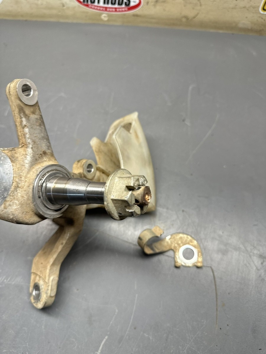 99-04 OEM Honda 400EX Trx 400ex Front Spindle Knuckle Left Side