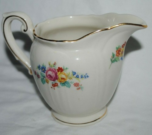 Syracuse China, Federal Shape, creamer, matching saucer - Picture 2 of 4