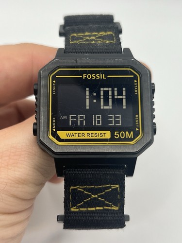 RAR Retro Fossil Digitaluhr BQ-2549 Y2K schwarz Vintage neue Batterie und Dose