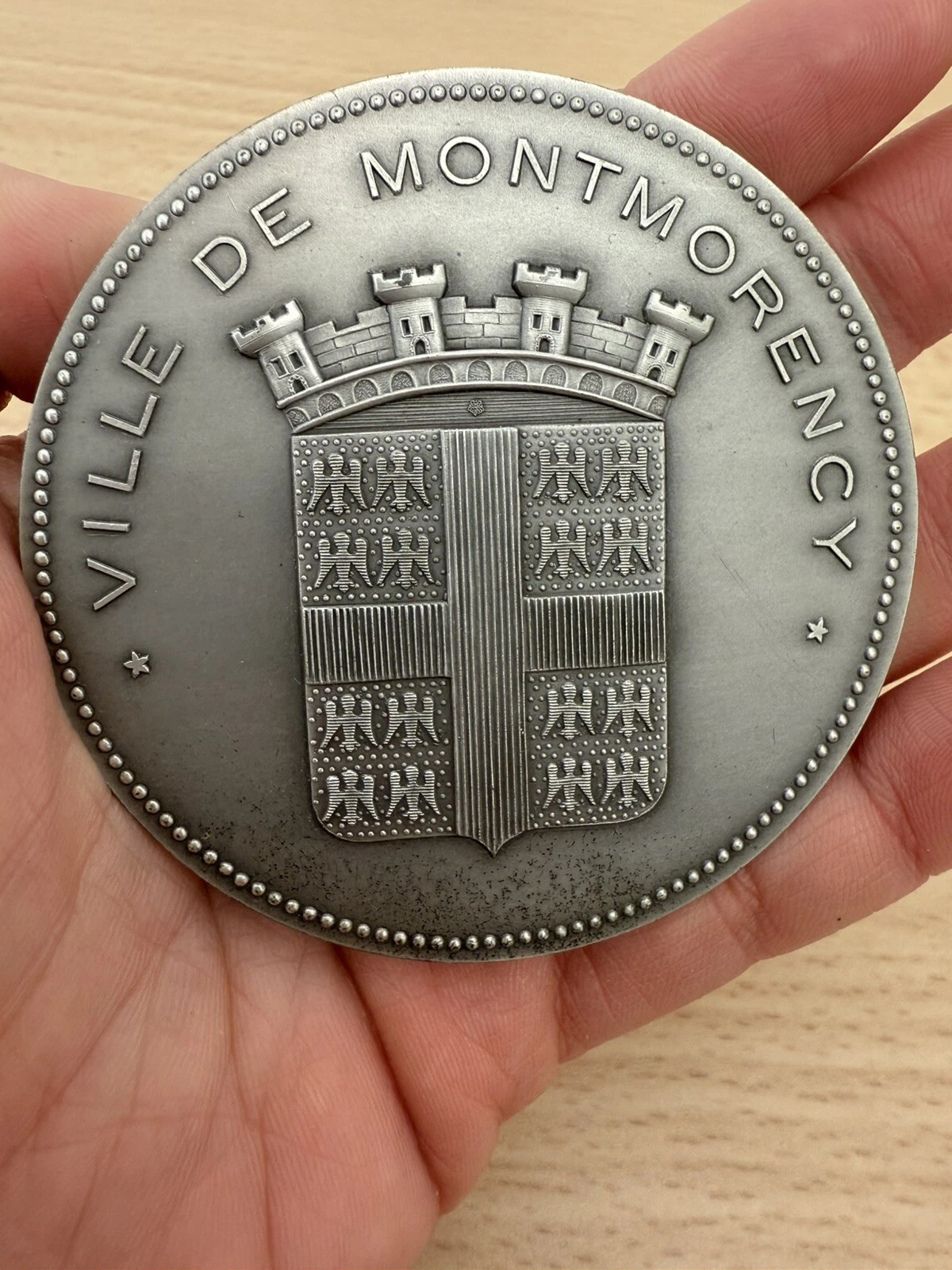 Médaille Ville De Montmorency En Bronze 135,82 Grammes