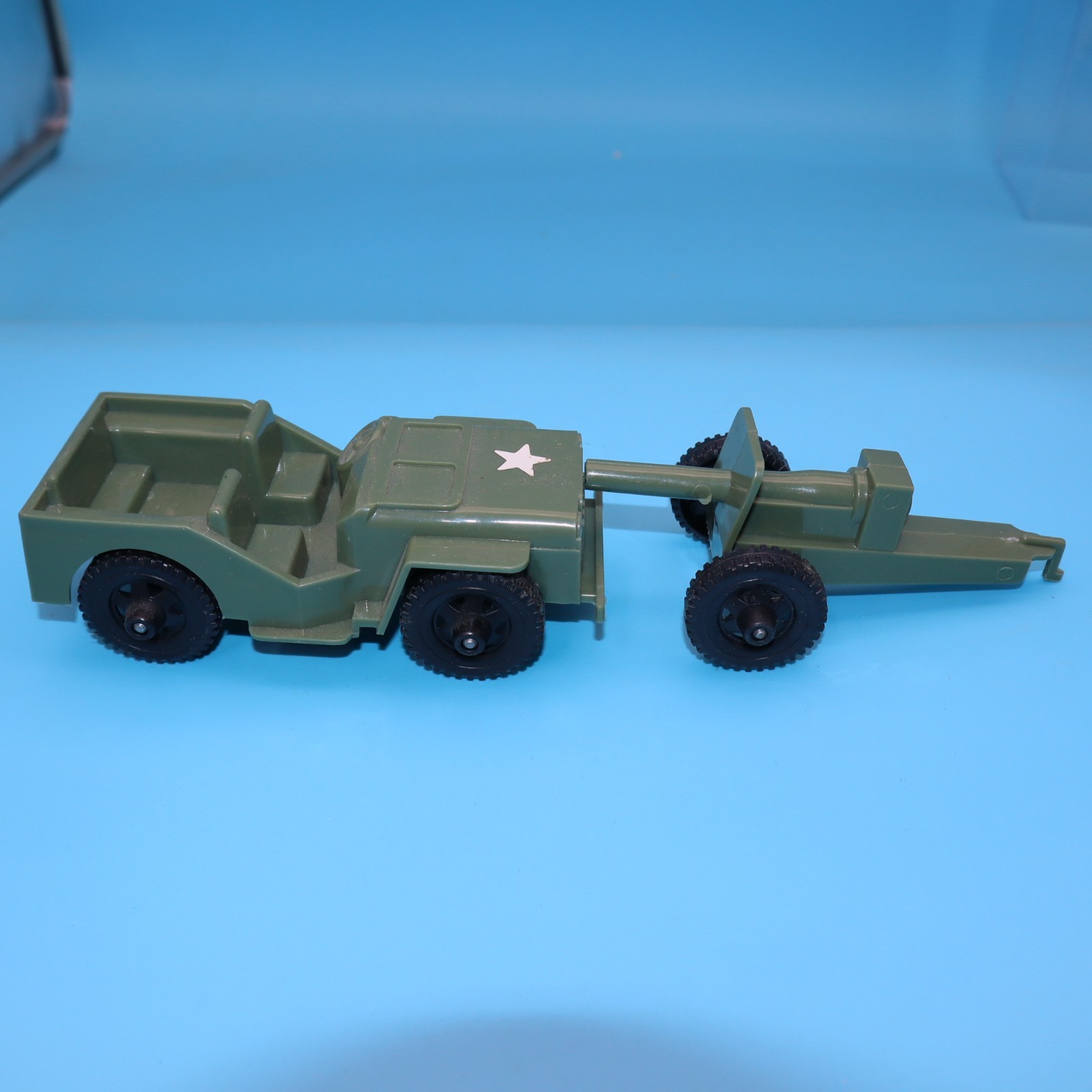 VINTAGE TIM - MEE TOYS US ARMY  JEEP & HOWITZER CANNON Aurora IL NR-MT COND