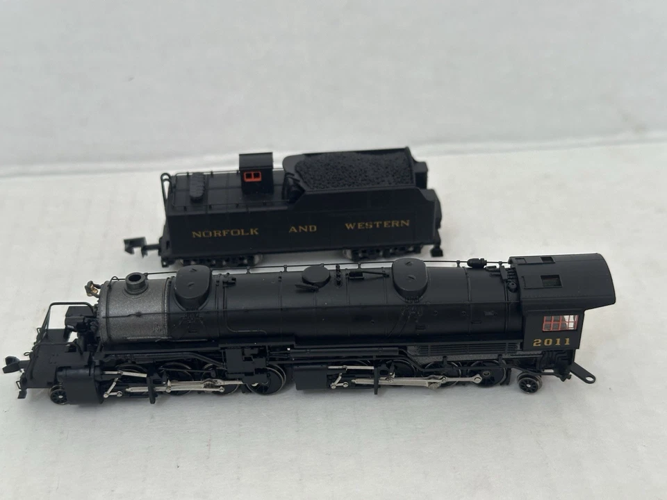 Life-Like N Scale 7525 USRA 2-8-8-2 Steam Locomotive N&W #2011 - Image 3 of 4
