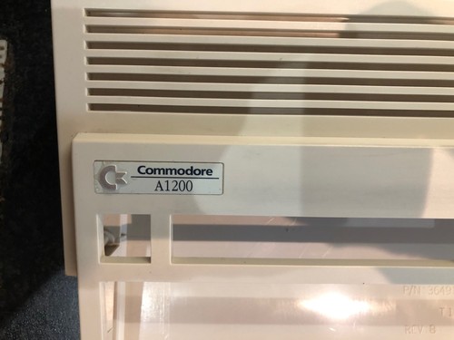 Commodore Amiga A1200 Original Case - All Shields Screws & Drive Lights - VGC. - Afbeelding 2 van 16