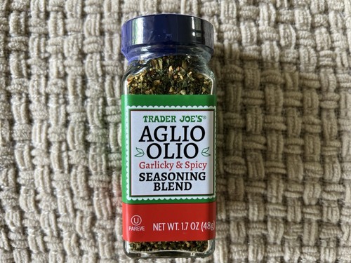 Trader Joe's Aglio Olio Garlicky & Spicy Seasoning Blend NET WT 1.7 OZ - Picture 3 of 8