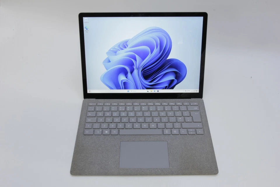 Microsoft Surface Laptop 1st Gen Touchscreen i5 7th Gen 8GB RAM 128GB SSD Win 11 - Image 2 of 4