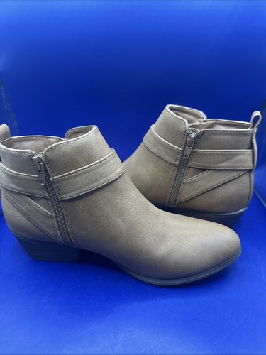 UNIONBAY Stivaletto donna Tilly zip laterale borchie accenti tacco a blocco cognac taglia 8 - Foto 5 di 11