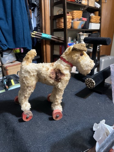 Vintage Fox Terrier Dog on Wheels c.1930s-40s •walk Bee hind Pull Toy