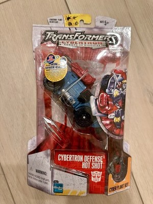 Transformers Cybertron Defense Hot Shot Deluxe Class Action Figure NEW 2005 Nice