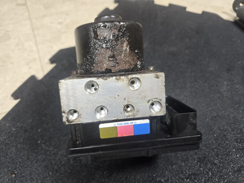 Ford Expedition 2005-06 ABS control de bomba OEM 5L1T-2C219-CE módulo 60-27D2 Foto 2 de 4