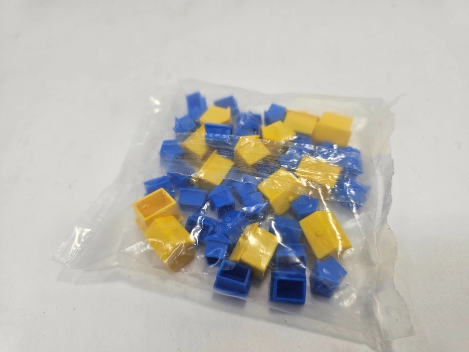 Monopoly 32 Casas y 13 Hoteles Amarillo y Azul Juego Piezas de Repuesto NUEVO Foto 2 de 2