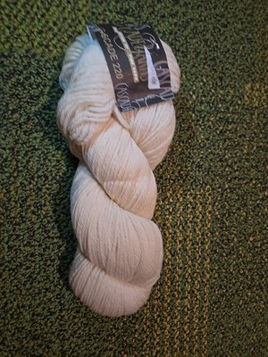 A Skein of Cascade Peruvian Highland Wool ~ 220 Yds Col 8010 Lot 9439