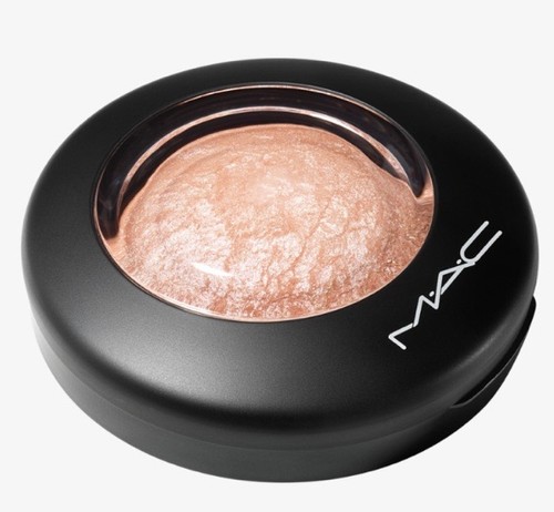 Soft and Gentle MAC Mineralize Skinfinish Powder, 0.35oz/10g, New In Box - Picture 2 of 7
