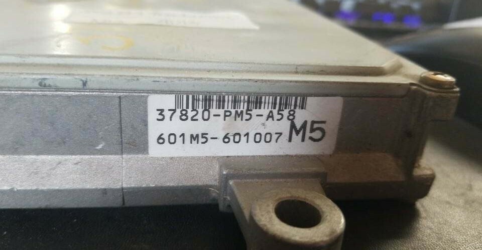1988-1989 Honda Civic ECM Engine Control Unit ECU Computer 37820