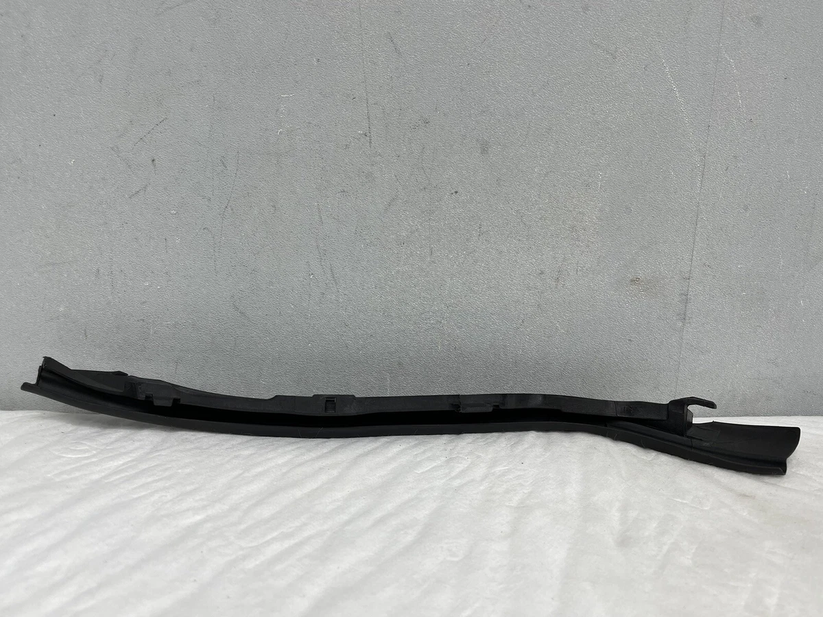 BMW 1 SERIES F40 2022 FRONT RIGHT BONNET HOOD SEAL 5176747691006 