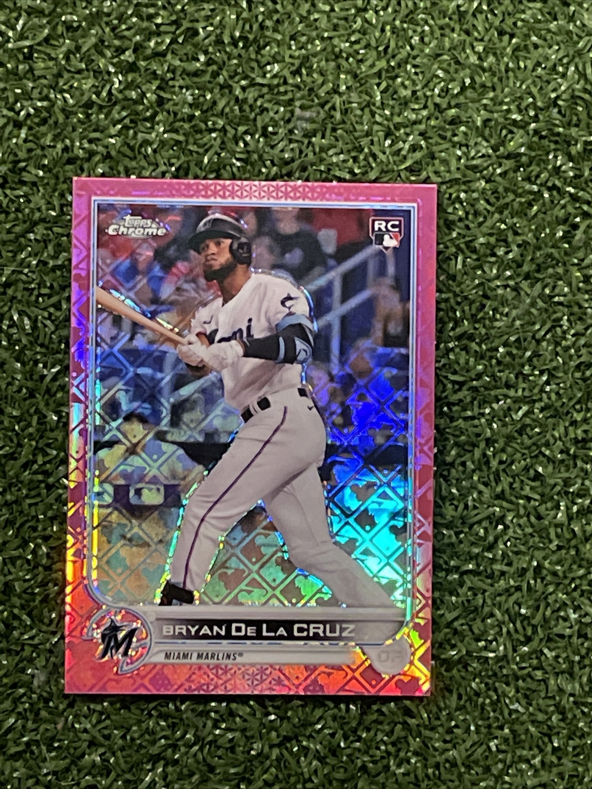 2022 Topps Chrome Logofractor BRYAN De La CRUZ RC Rookie Pink Refractor #d /199