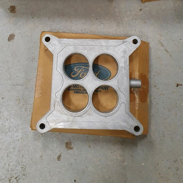 NOS Genuine Ford 4 Barrel V8 Windsor Carb Spacer Plate 289 302 351 XR