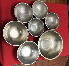 (7) Stainless Steel Mixing Bowls