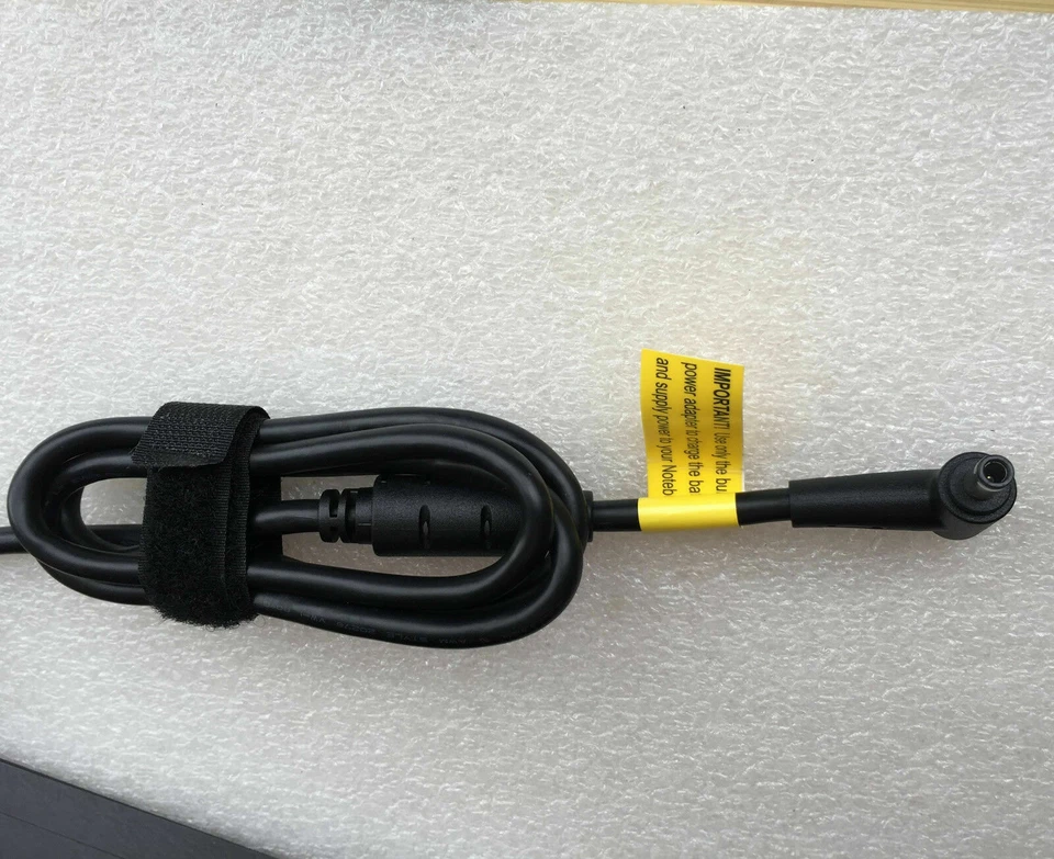 ASUS G703GS 280W ADP-280BB BC 20V 14V 6.0Mm Zentraler Pin - Bild 3 von 4