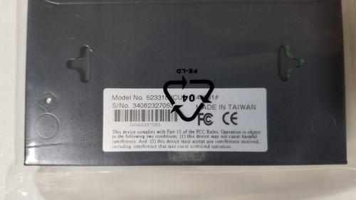 Intellinet 8-Port Fast Ethernet 10/100 Metal Desktop Size Office Switch, 523318 - Picture 4 of 6