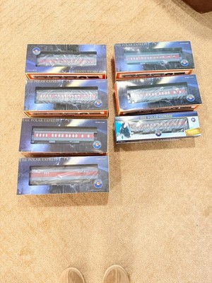 NIB LIONEL Polar Express Illuminated Train Trains LOT Coach Baggage Car With Box