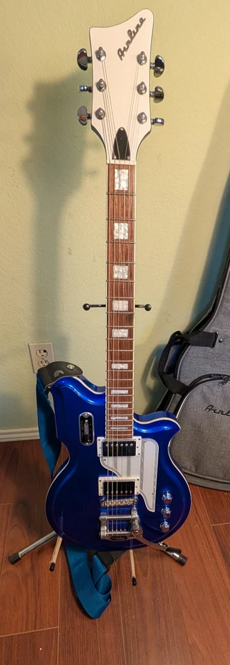 Airline Guitars/EASTWOOD MAP DLX metallic blue w soft case and strap - Image 2 of 4