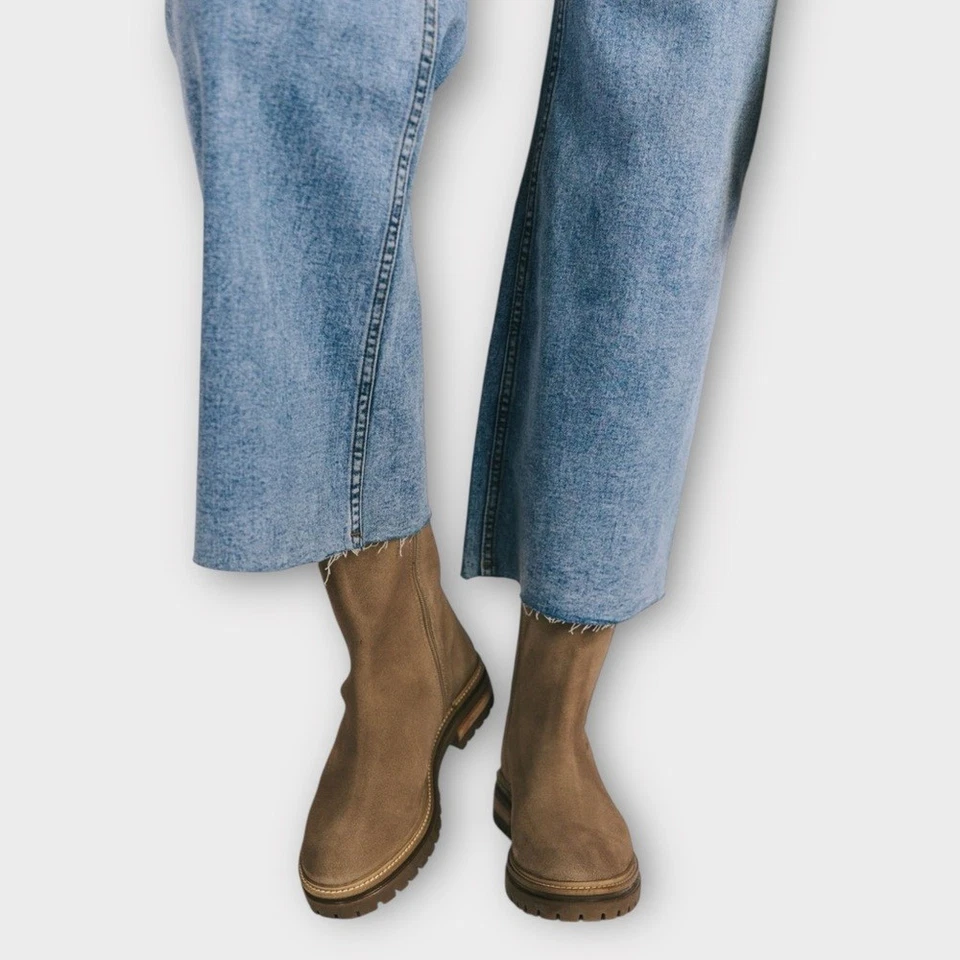 Bota Chelsea Seychelles “Cover Me Up” (Camurça Taupe) – Tamanho 7 Nova Sem Caixa - Imagem 3 de 4