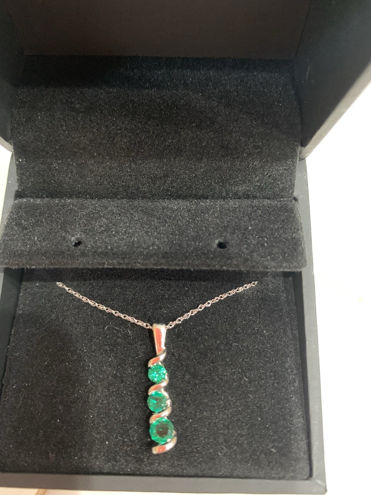 10K White gold 3 Stone Emerald Swirl Necklace
