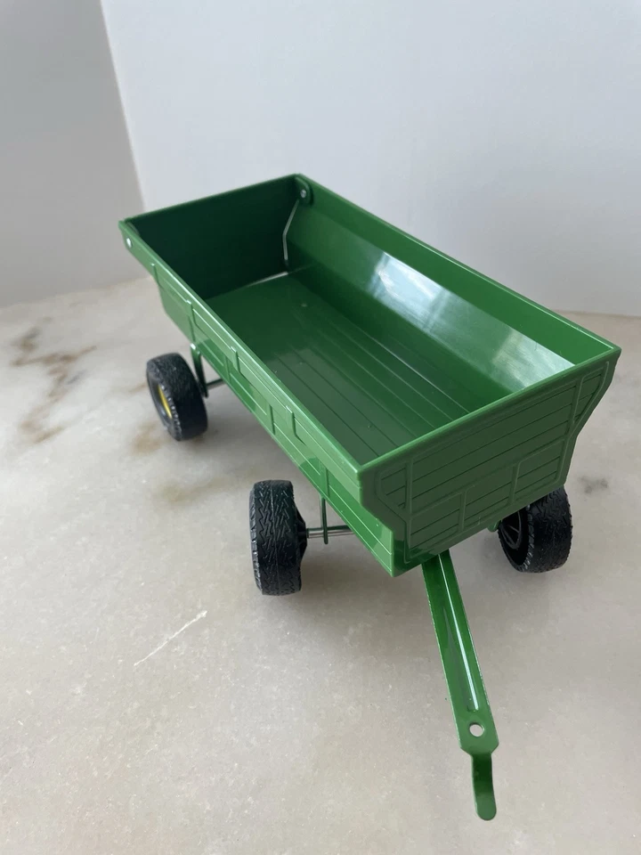 Vagão de trator e colheita Ertil John Deere estilo A - Imagem 3 de 4