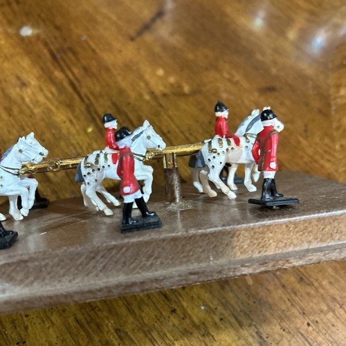 CRESCENT TOYS VINTAGE Display Case DIECAST SILVER JUBILEE ROYAL STATE COACH - Picture 12 of 15