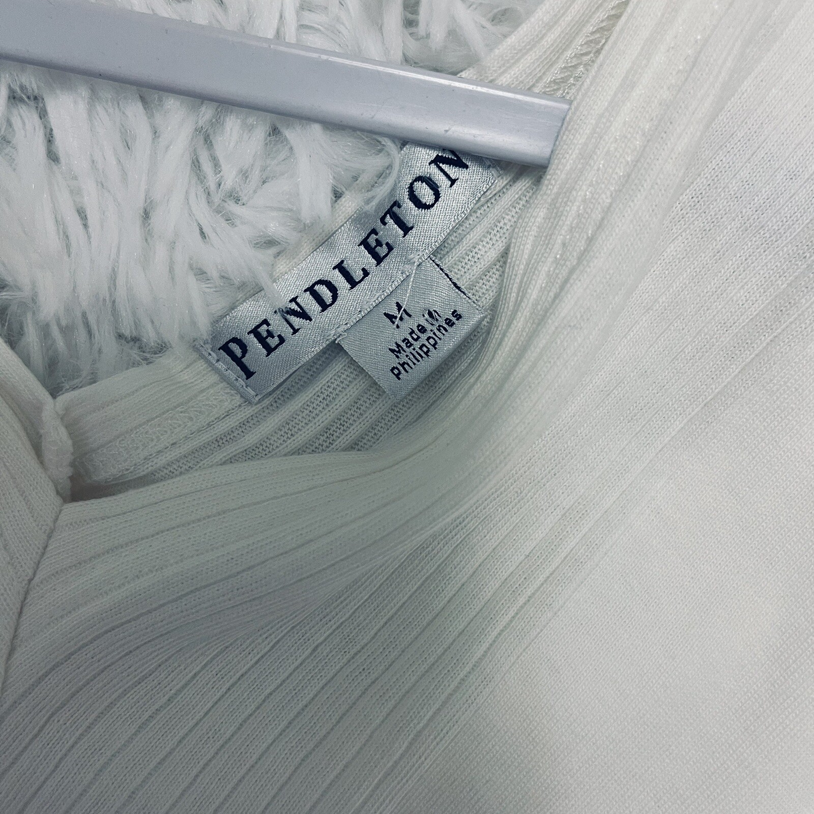 Pendleton Top Womens Cream Medium Minimalist V-Ne… - image 8