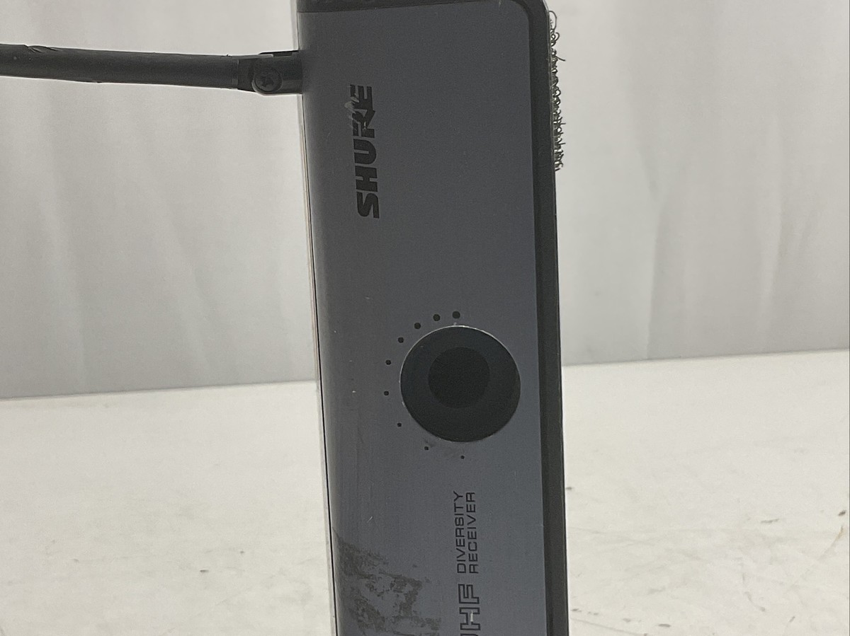 SHURE UT4A-FL UHF Diversity Receiver 585.700 MHz No Power SHURE UT4A-FL UHF Diversity Receiver 585.700 MHz No Power