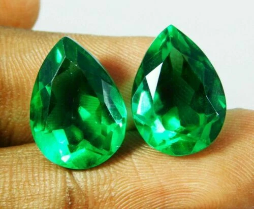 Gemas sueltas de esmeraldas naturales verdes de pera