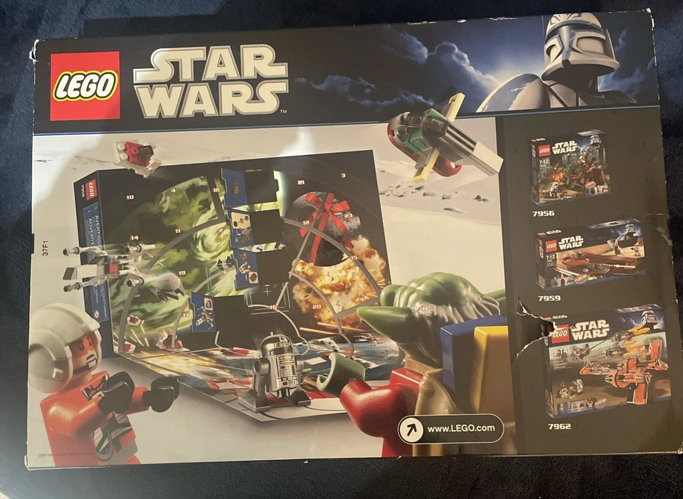 LEGO 2011 Star Wars ADVENT CALENDAR - Xmas Set 7958 NEW w/Yoda Santa Chewbacca - Image 2 of 3