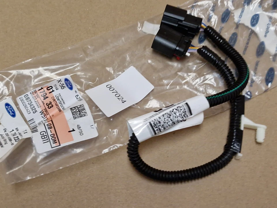 Ford Kuga CBS Right Rear Jumper Wiring 2012-on 1794233 CV6T14F238RB Genuine - Image 3 of 4