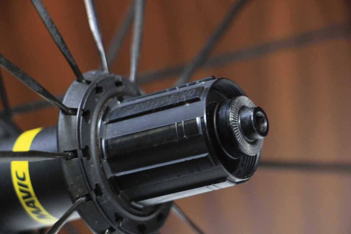 Mavic Cosmic SLR 40 Carbon Wheelset Clincher Tubeless Shimano Free