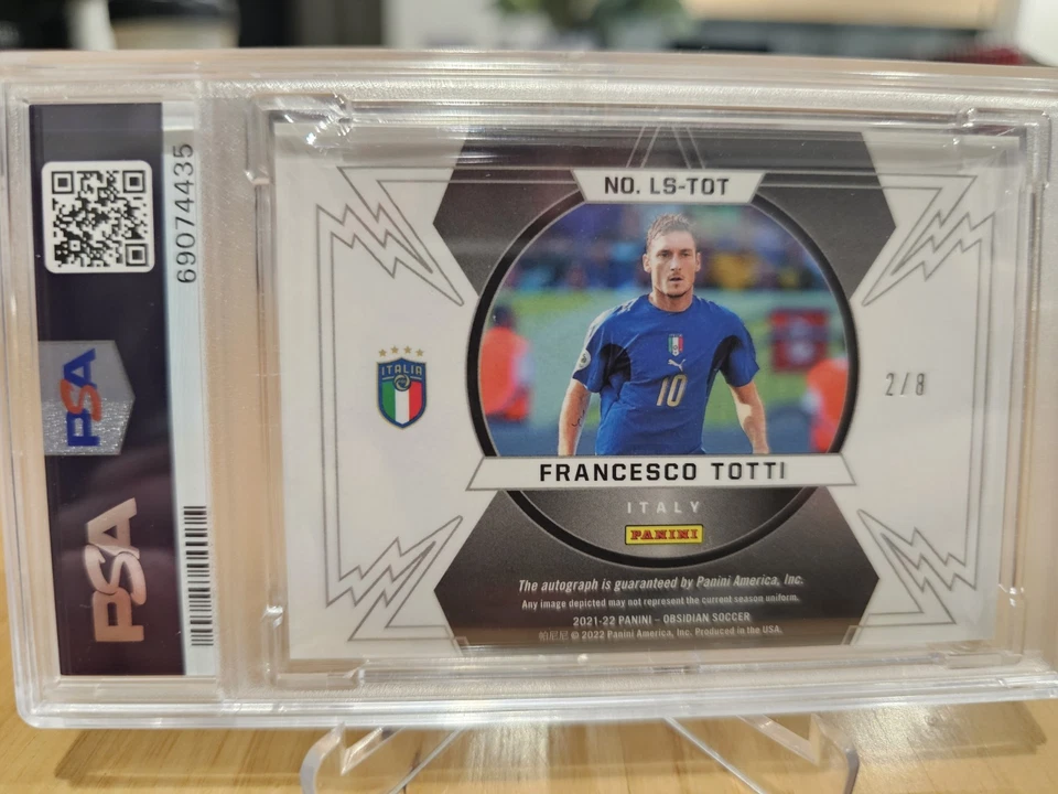 FRANCESCO TOTTI 2021-22 Obsidian Lightning Strike Red Flood Auto 2/8 SSP - Image 3 of 4
