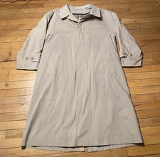 Burberrys Trench Coat Classic Beige Nova Check Lined Size 40 Vintage Made in USA