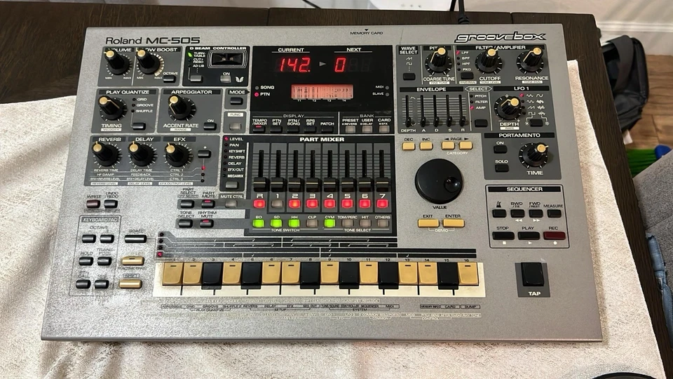 Roland Mc-505 Groovebox Foto 3 de 4
