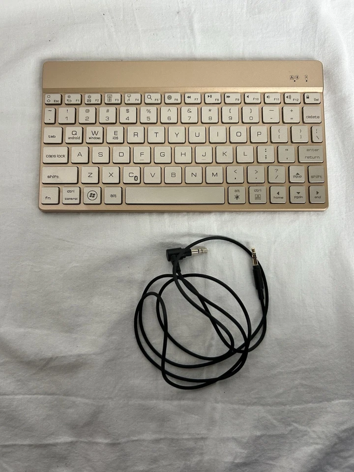 Wireless Bluetooth Keyboard - Backlit Rechargeable Battery Ultra Slim & Portable - Image 3 of 3