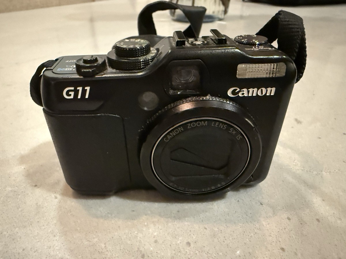 Canon PowerShot G11 Point & Shoot Camera w/ Battery & Charger