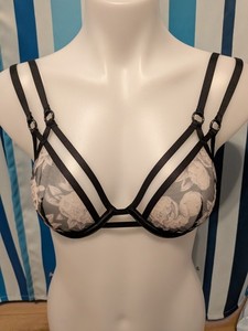 Victoria's Secret Lace Bra Black and White 34B