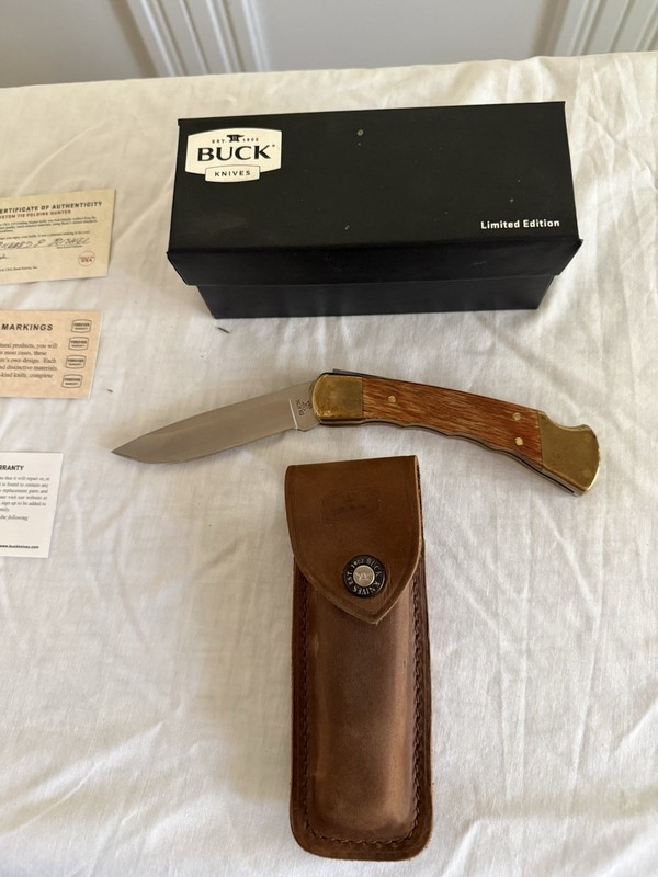 Beautiful Rare Buck Oak Custom Shop CKS 110 folding hunter knife original box