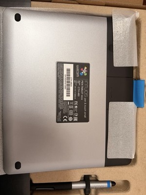 Wacom Intuos CTH-480 Touch Graphics Tablet with Creative Pen for