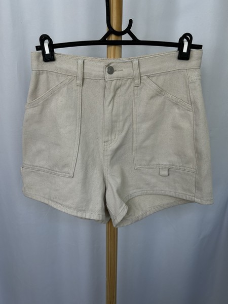 women’s Ghanda beige cotton twill utility cargo pocket shorts. size 10