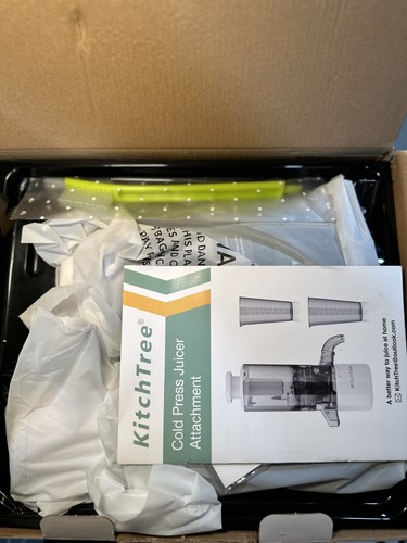 Accesorio exprimidor de masticación para batidora de pie KitchenAid, conducto de alimentación grande de 4,2" - Imagen 4 de 5