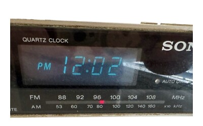 Vintage 80's Sony Dream Machine Easy Alarm Clock Radio Model EZ-2