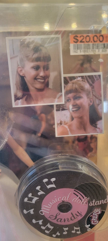 Boneca Barbie Grease Sandy 30 ANOS ANIVERSÁRIO - Imagem 3 de 4