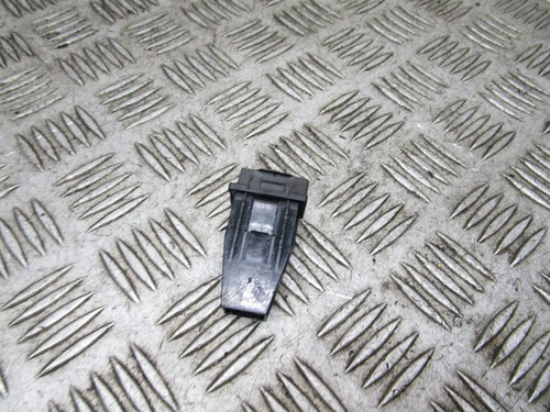 MITSUBISHI OUTLANDER 2015 USB PUERTO AUXILIAR OEM - Imagen 3 de 4