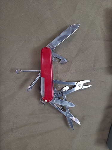 Victorinox 53481 Schweizer Armee Multitool Deluxe Tüftler rot Taschenmesser rot - Bild 2 von 6